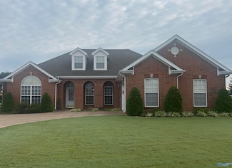 218 Plantation Springs Dr, Florence, AL 35630