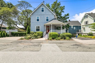 14 Gooch St, Melrose, MA 02176