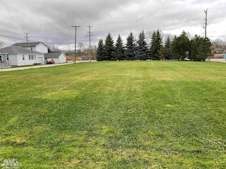 8637 Dixie Hwy, Ira, MI 48023