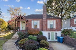 4804 Autumn Dr, Saint Louis, MO 63123