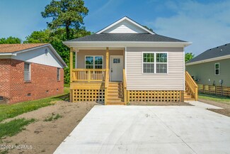 702 Harney St, Elizabeth City, NC 27909