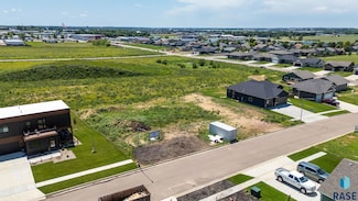 1805 E Wallin Cir, Sioux Falls, SD 57104