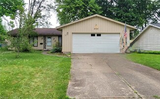 9383 Driftwood Dr, Olmsted Falls, OH 44138