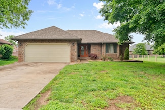 1007 W Bryce Ln, Nixa, MO 65714