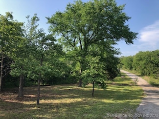 21500 S Mingo Rd, Mounds, OK 74047
