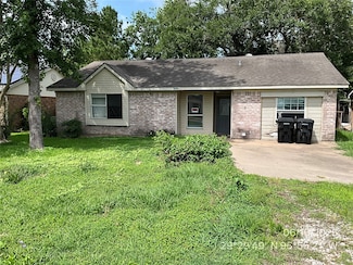 214 N 8th St, Beasley, TX 77417