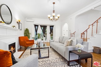 404 S Elm Dr, Beverly Hills, CA 90212