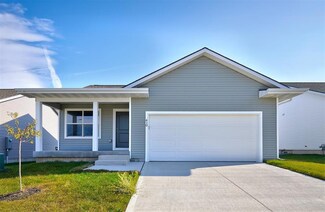 410 Commons Dr, Carlisle, IA 50047