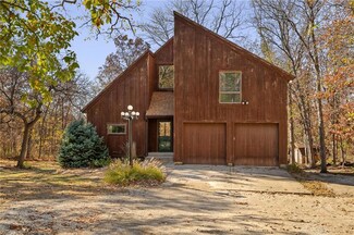 8910 Overhill Cir, De Soto, KS 66018