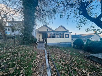 410 E Kline St, Covington, VA 24426