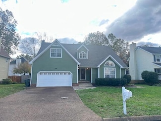 1612 Brook Manor Dr, Hixson, TN 37343