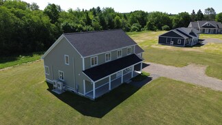 15 Lilac Ln, Houlton, ME 04730