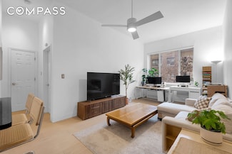 244 E 60th St Unit 3, New York, NY 10022