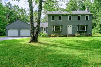 9 Kathryn St, Gorham, ME 04038