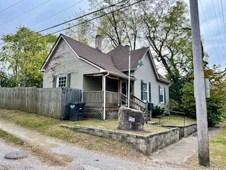 305 Park St, Danville, IL 61832