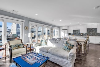 213 Hayes Ct, Lavallette, NJ 08735