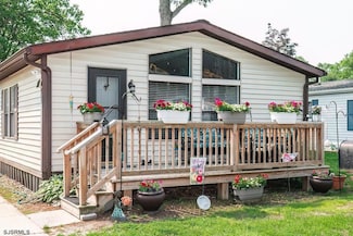 8 Cardinal Dr, Egg Harbor City, NJ 08215