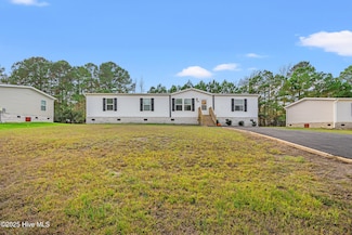 1883 Rolling Green Dr SW, Supply, NC 28462