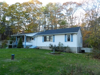 25 Mountain Rd, Cape Neddick, ME 03902