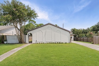 15402 W Barbara Cir, Houston, TX 77071