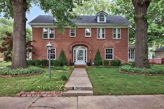 1610 SW Plass Ave, Topeka, KS 66604