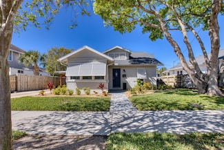308 S Orange St, New Smyrna Beach, FL 32168