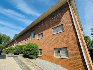 300 Ridgeview Ln Unit 63, Bassett, VA 24055