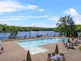 2 Kings Ct Unit 2B, Mohegan Lake, NY 10547