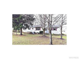 5494 Salt Rd, Middleport, NY 14105