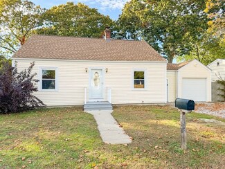 145 Canfield Ave, Warwick, RI 02889