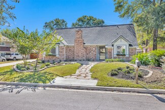 4 Cambridge Cir, Conroe, TX 77304
