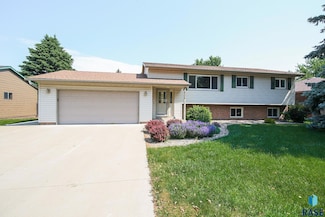 6308 W Westminster Dr, Sioux Falls, SD 57106