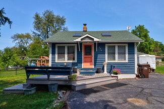 402 Briar Rd, Island Lake, IL 60042