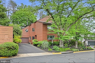 2109 S Bay Ln, Reston, VA 20191