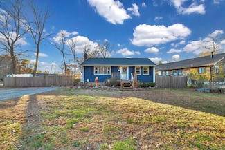 697 East St, Brockton, MA 02302
