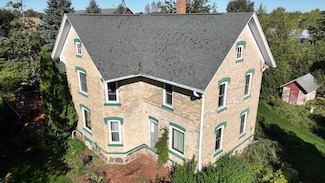 W10520 Ghost Hill Rd, Columbus, WI 53925