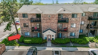 2221 W Nichols Rd Unit A, Arlington Heights, IL 60004