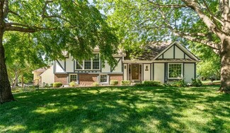 10428 Bradshaw St, Lenexa, KS 66215