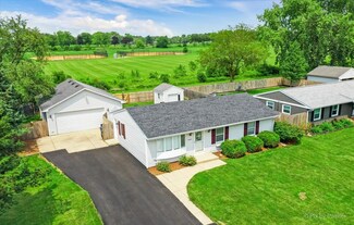 34W898 N James Dr, Saint Charles, IL 60174