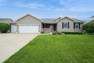 211 Thompson Dr, Atkins, IA 52206