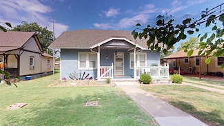 315 S Laird St, Mooreland, OK 73852