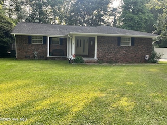 89 Woodland Rd, Whiteville, NC 28472