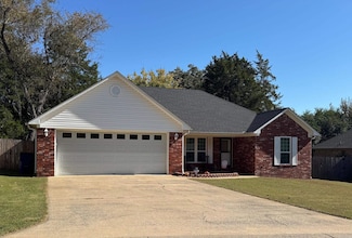 88 N Hills Dr, Greenbrier, AR 72058