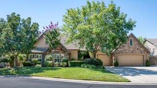 1253 E Glenlake Ln, Fresno, CA 93730
