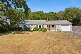 31 Monroe Ln, West Yarmouth, MA 02673