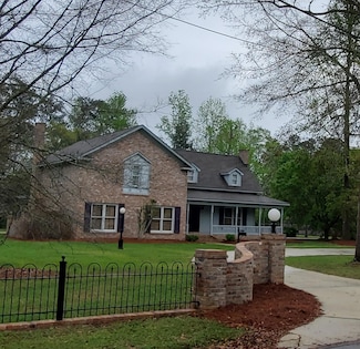636 Briarwood Dr, Columbia, MS 39429