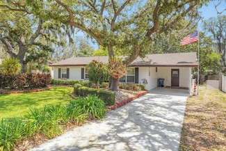 209 S Hydrangea Ave, Polk City, FL 33868