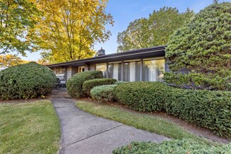 2420 Harris Rd, Rockford, IL 61107
