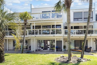 1551 Via de Luna Dr, Gulf Breeze, FL 32561