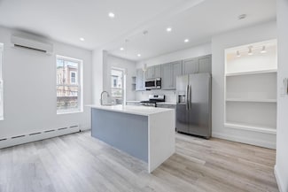 71-52 68th St, Glendale, NY 11385